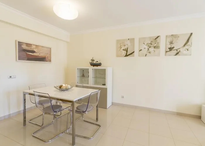 아파트 Millennium Plaza